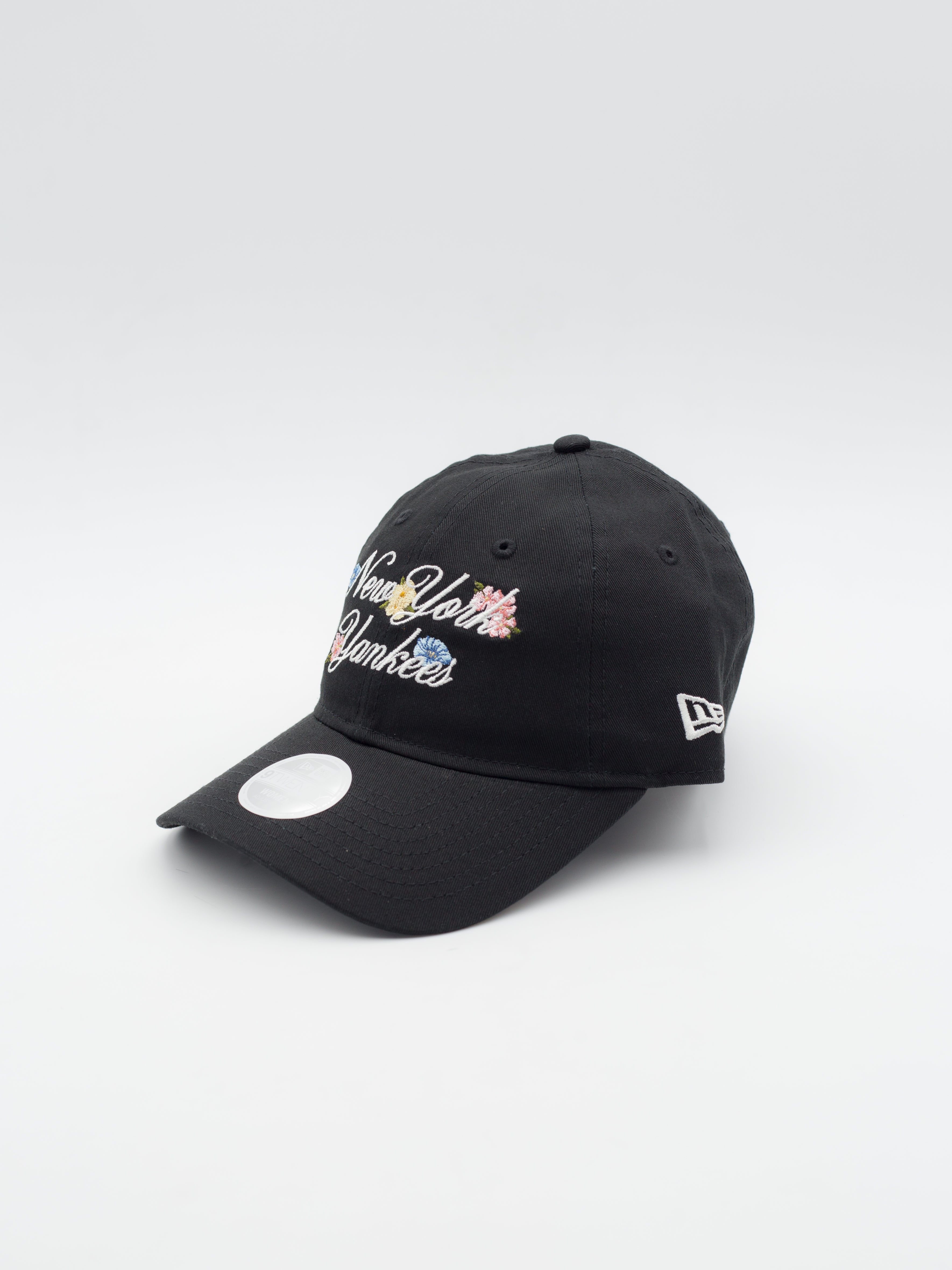 9TWENTY Floral Script New York Yankees Black