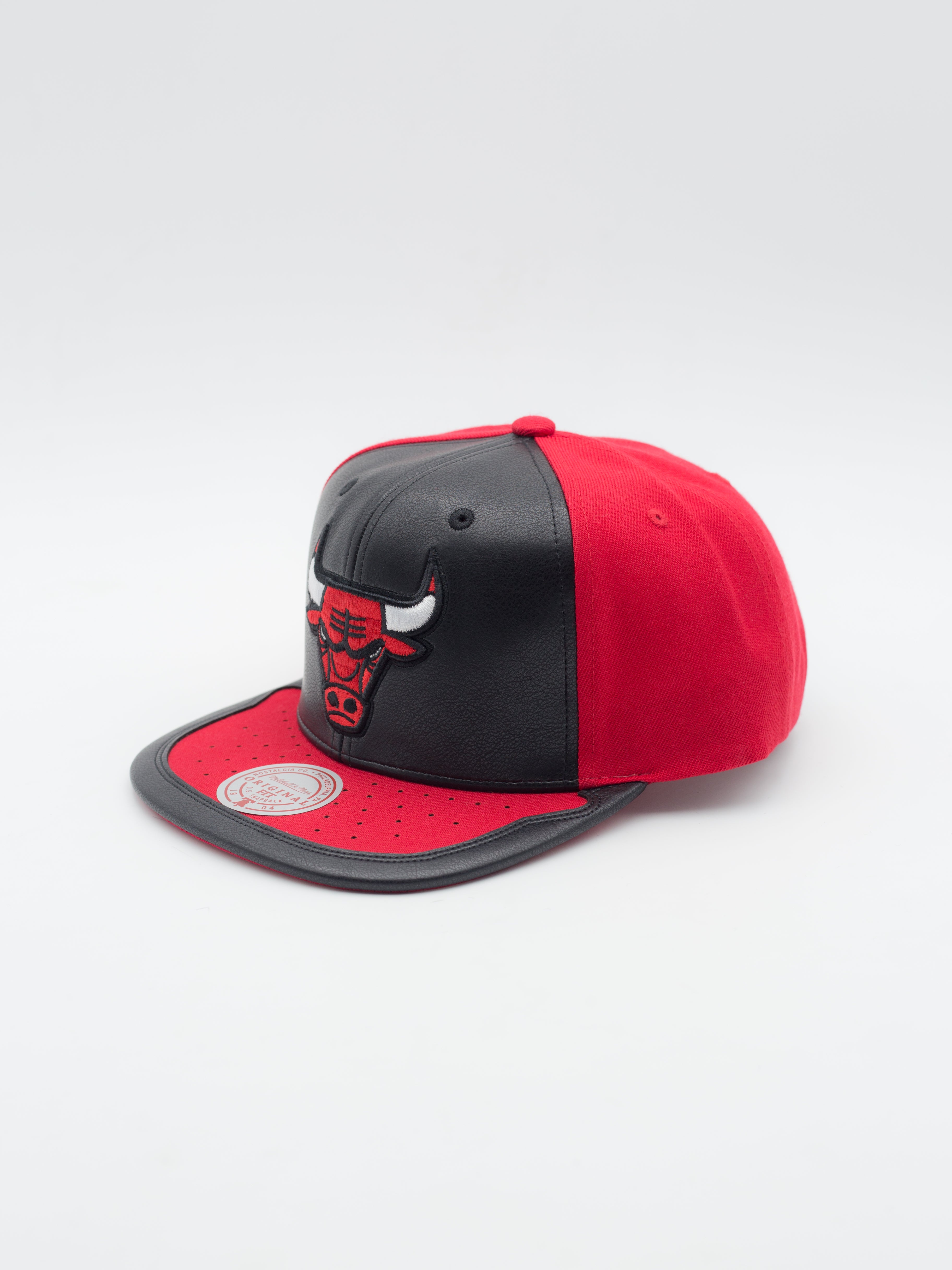 Day 1 Chicago Bulls Snapback Black/Red