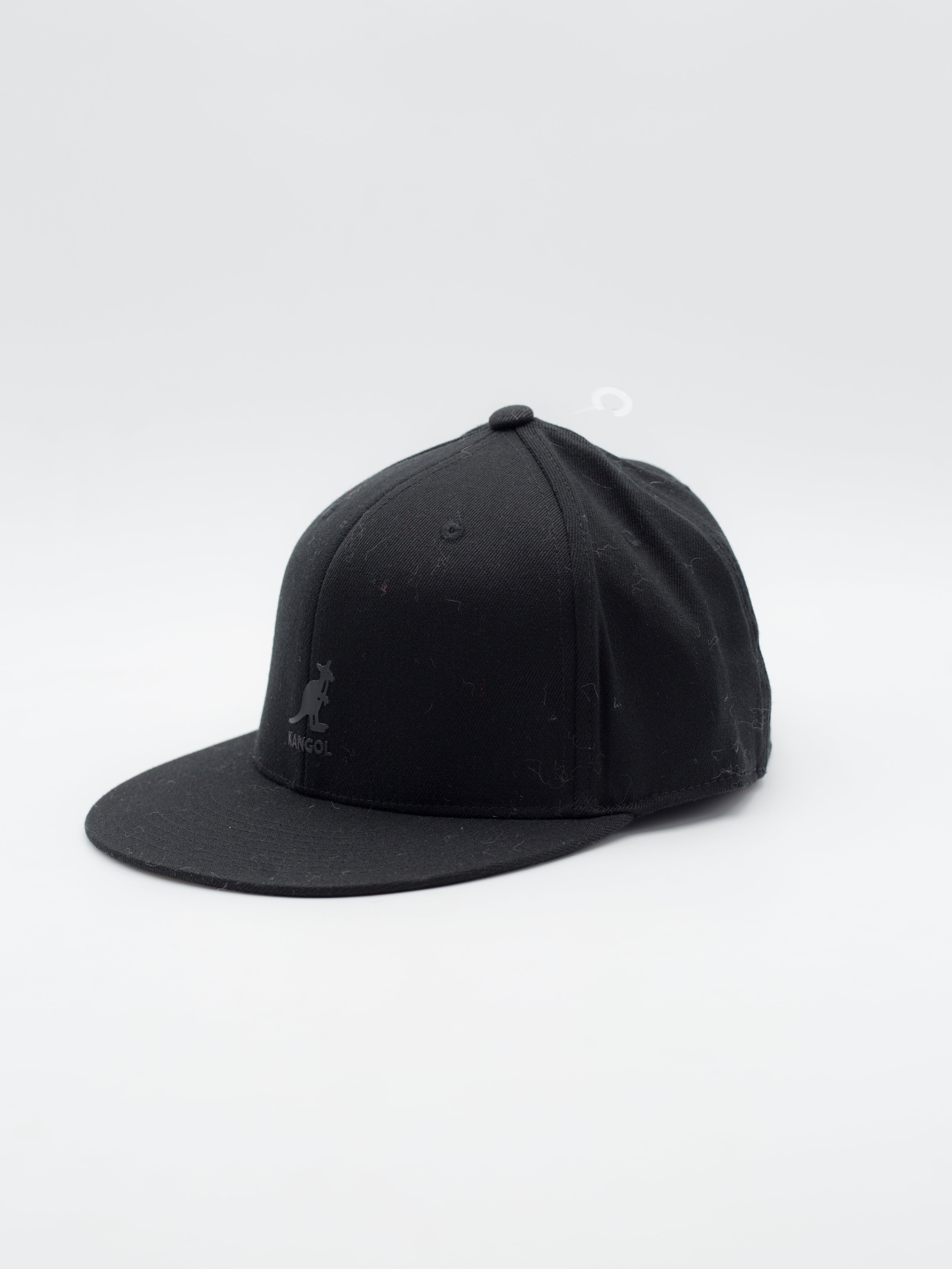 Flexfit Flat Peak Baseball Cap Black - La Tienda de las Gorras