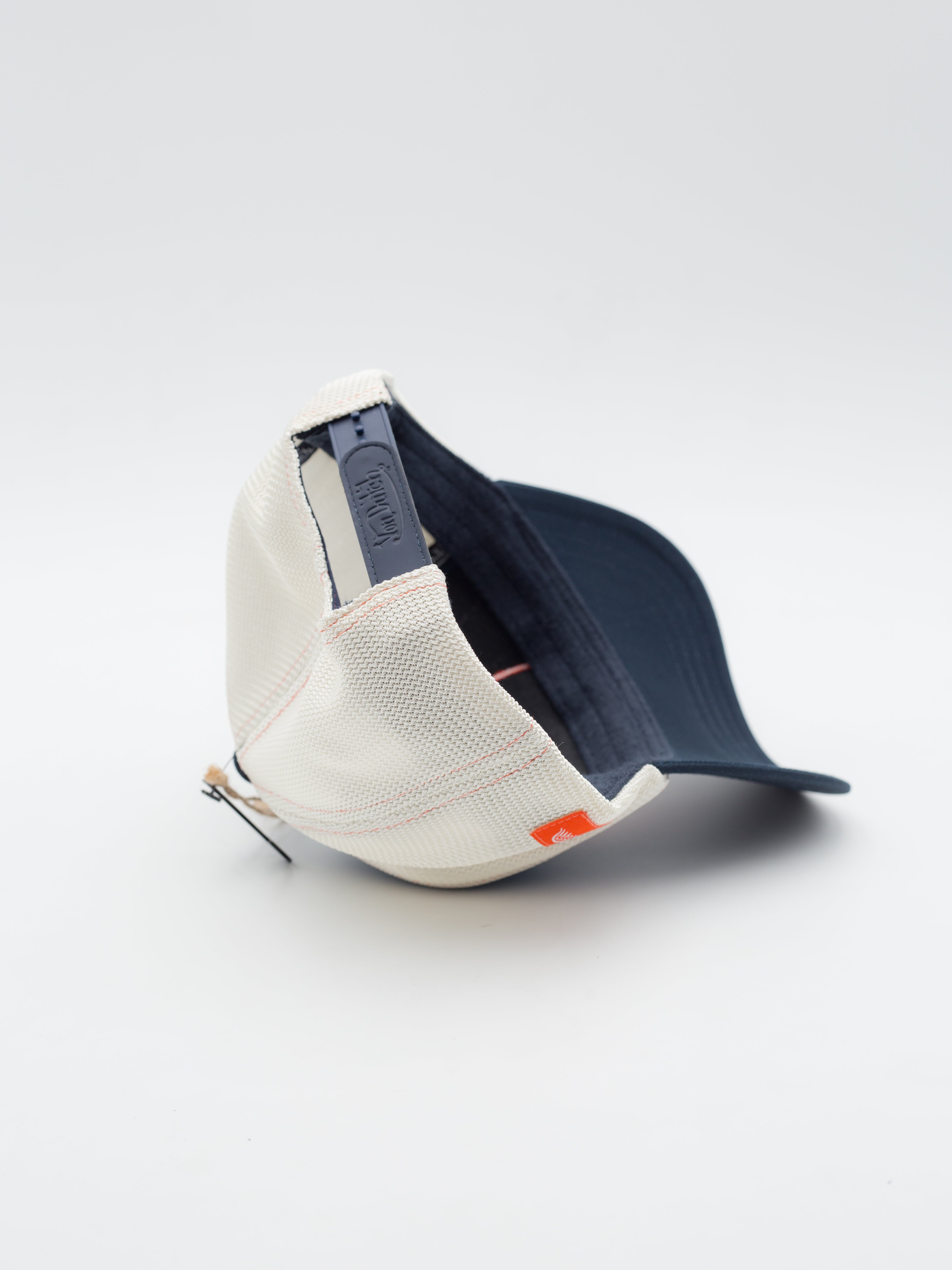 CB/WILD Trucker Blue/White
