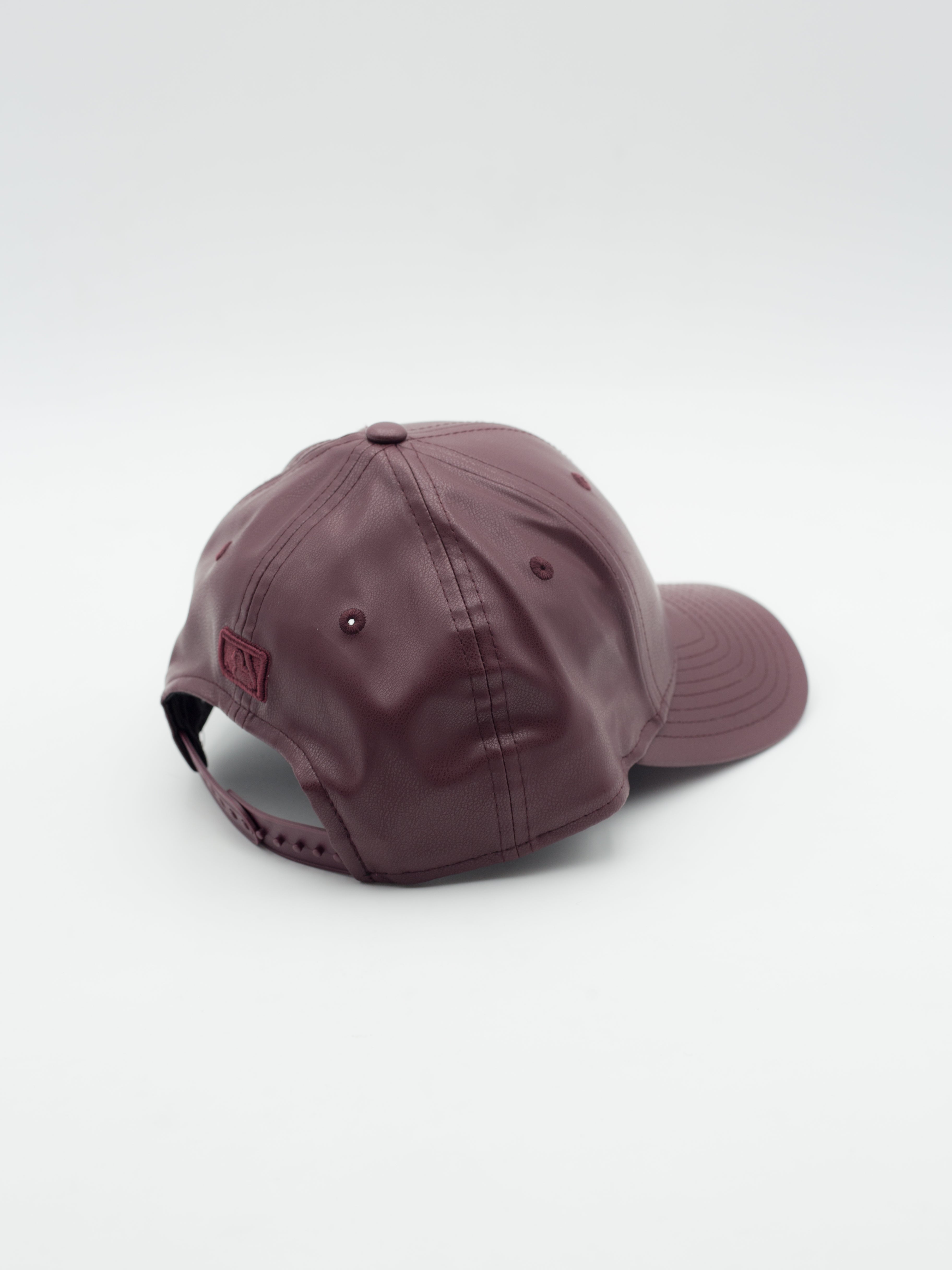 9FORTY Womens M-Crown Faux Leather New York Yankees Burgundy