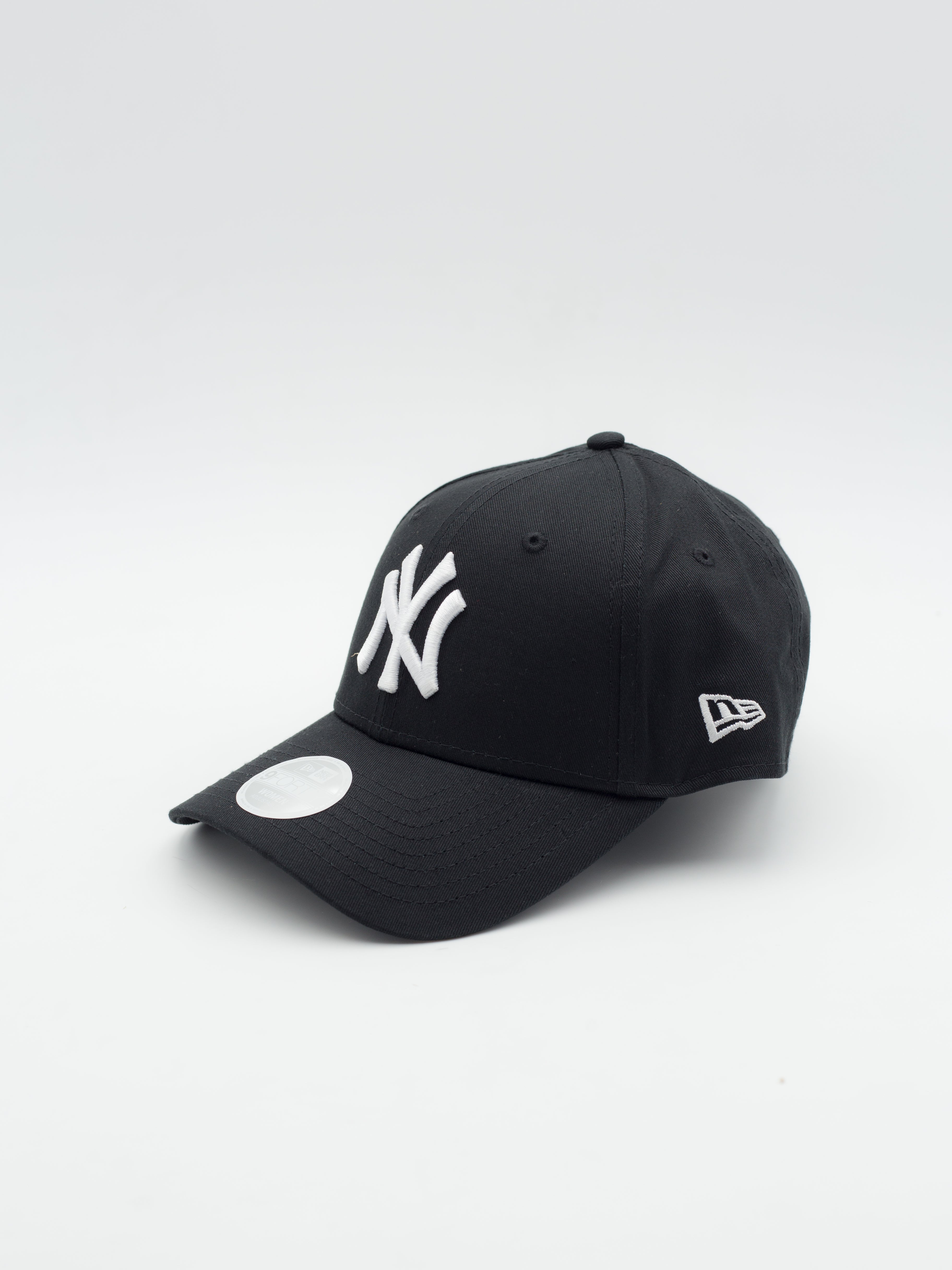 9FORTY Essential New York Yankees Black/White wmns
