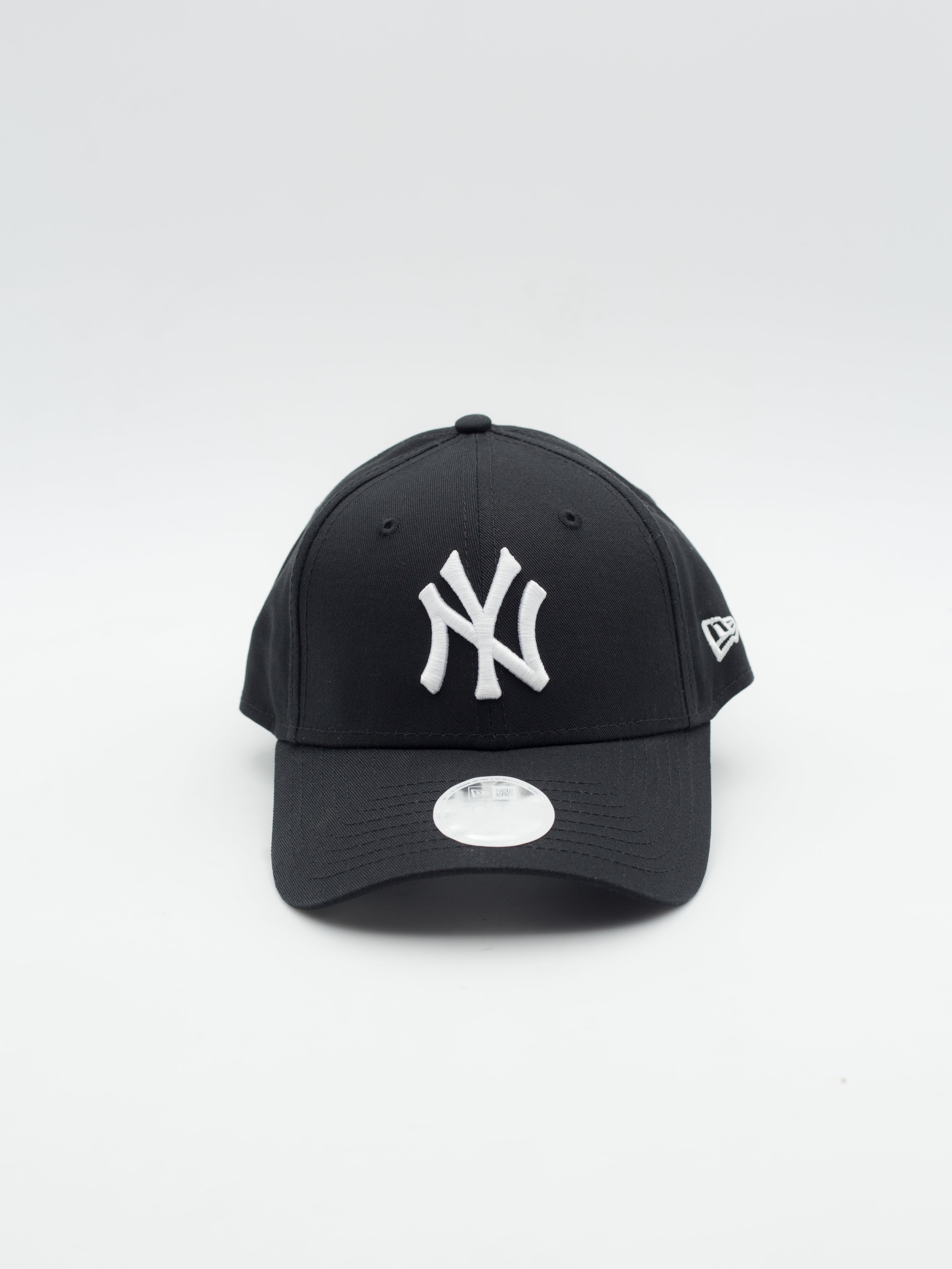 9FORTY Essential New York Yankees Black/White wmns
