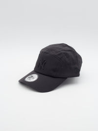 Runner Tech Midi New York Yankees 5 Panel Black