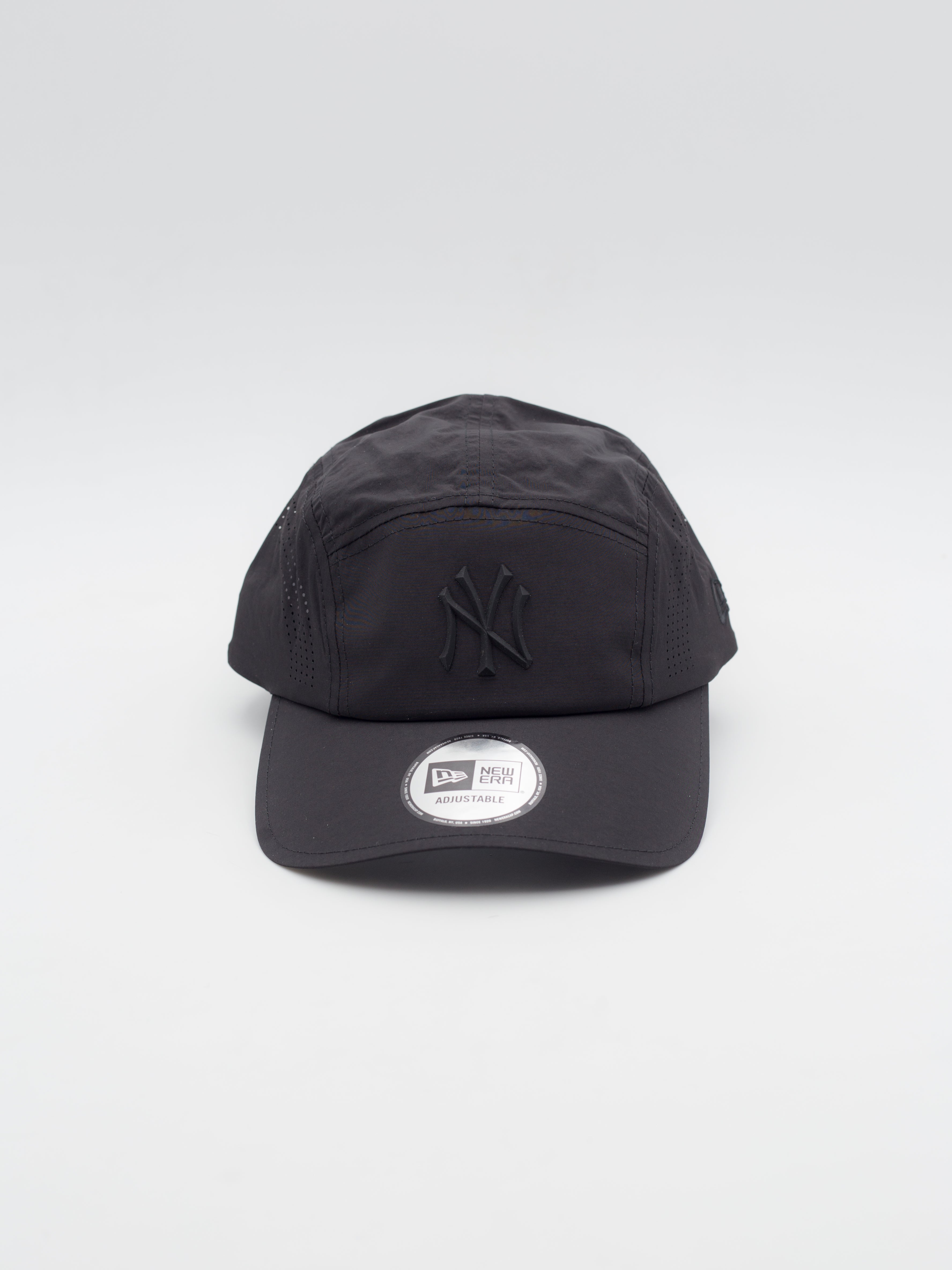 Runner Tech Midi New York Yankees 5 Panel Black