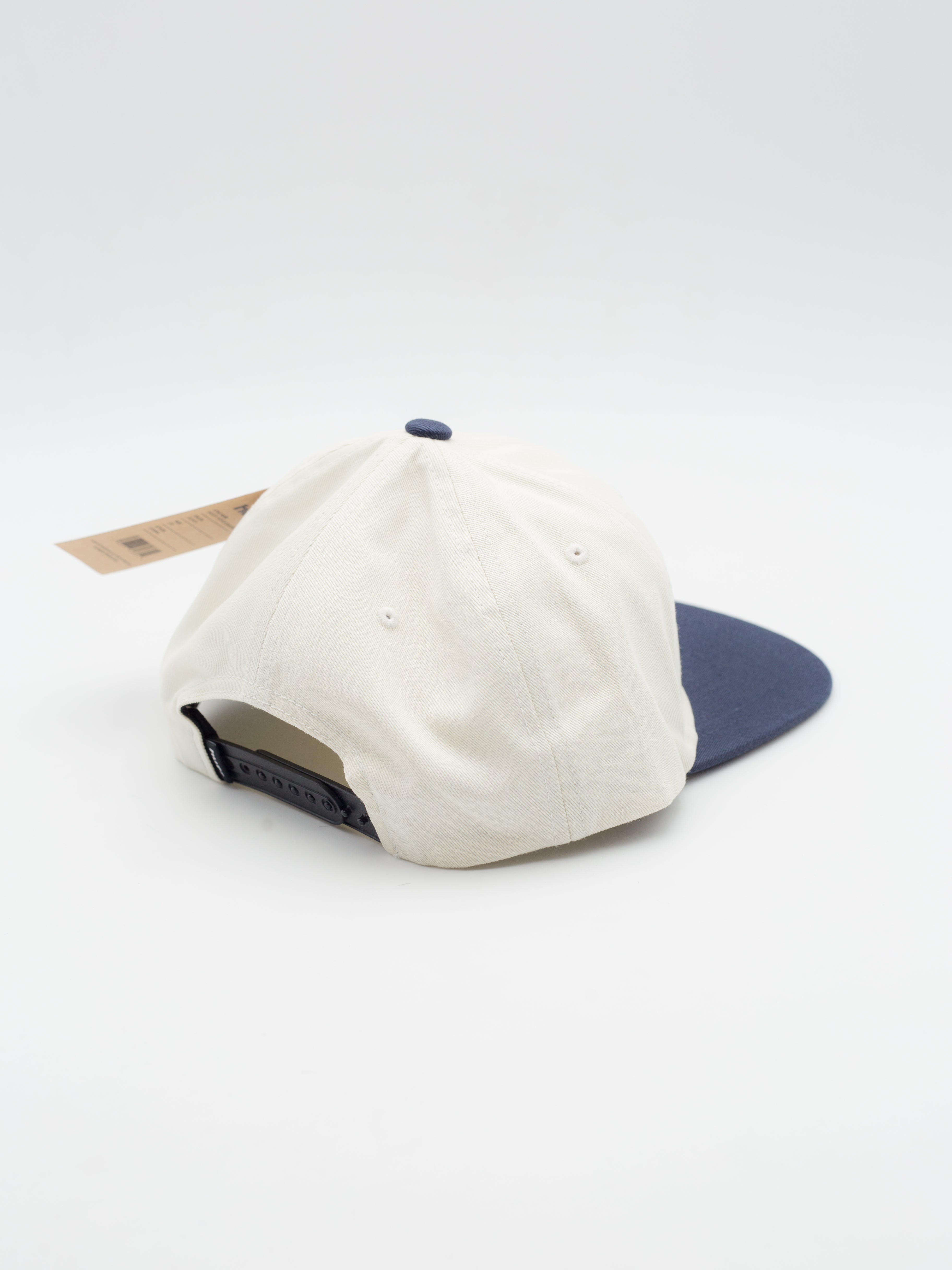 Snoopy Puffer Snapback White
