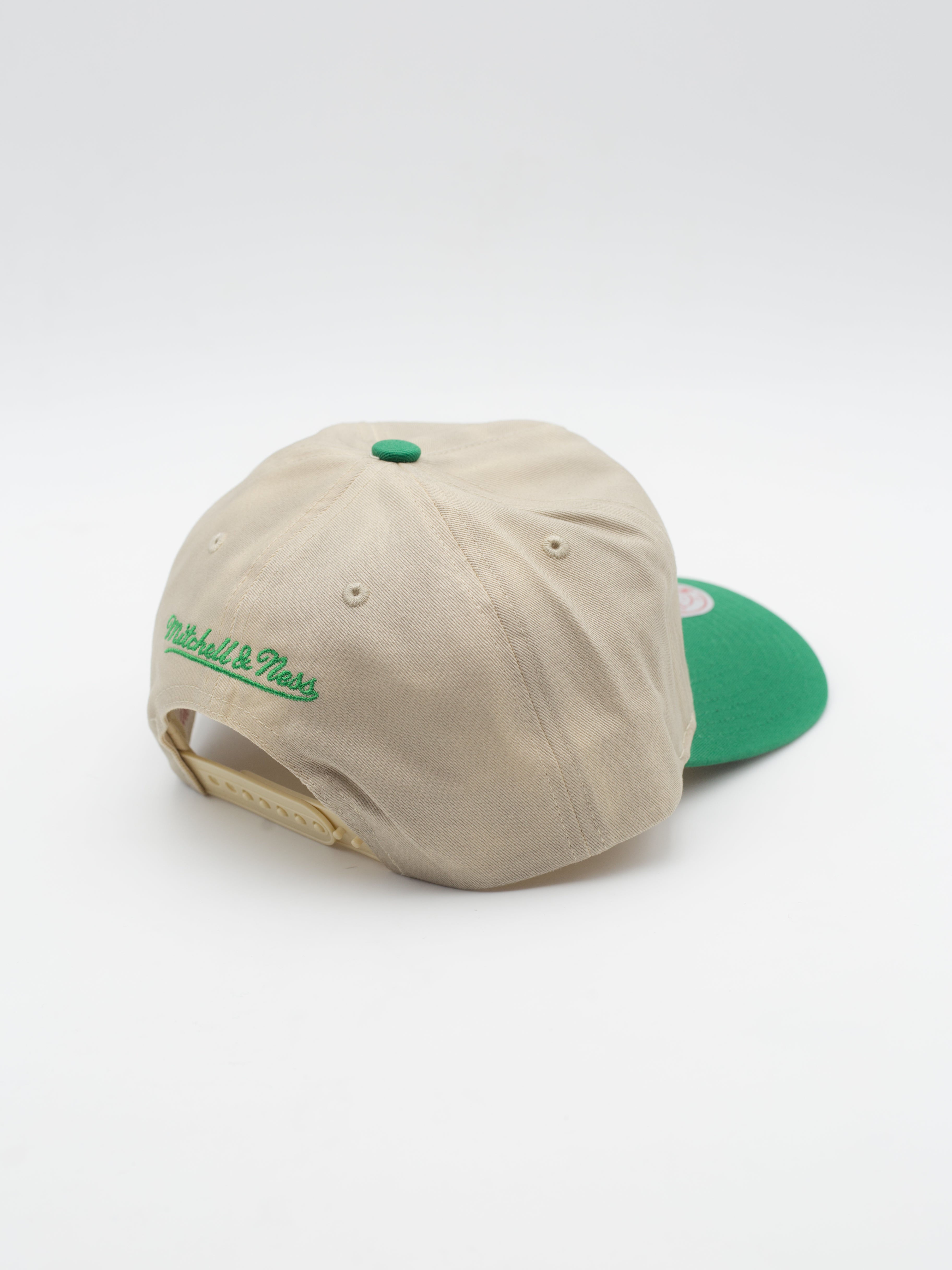The Caddy Fit Retro Roots Deadstock Milwaukee Bucks Snapback