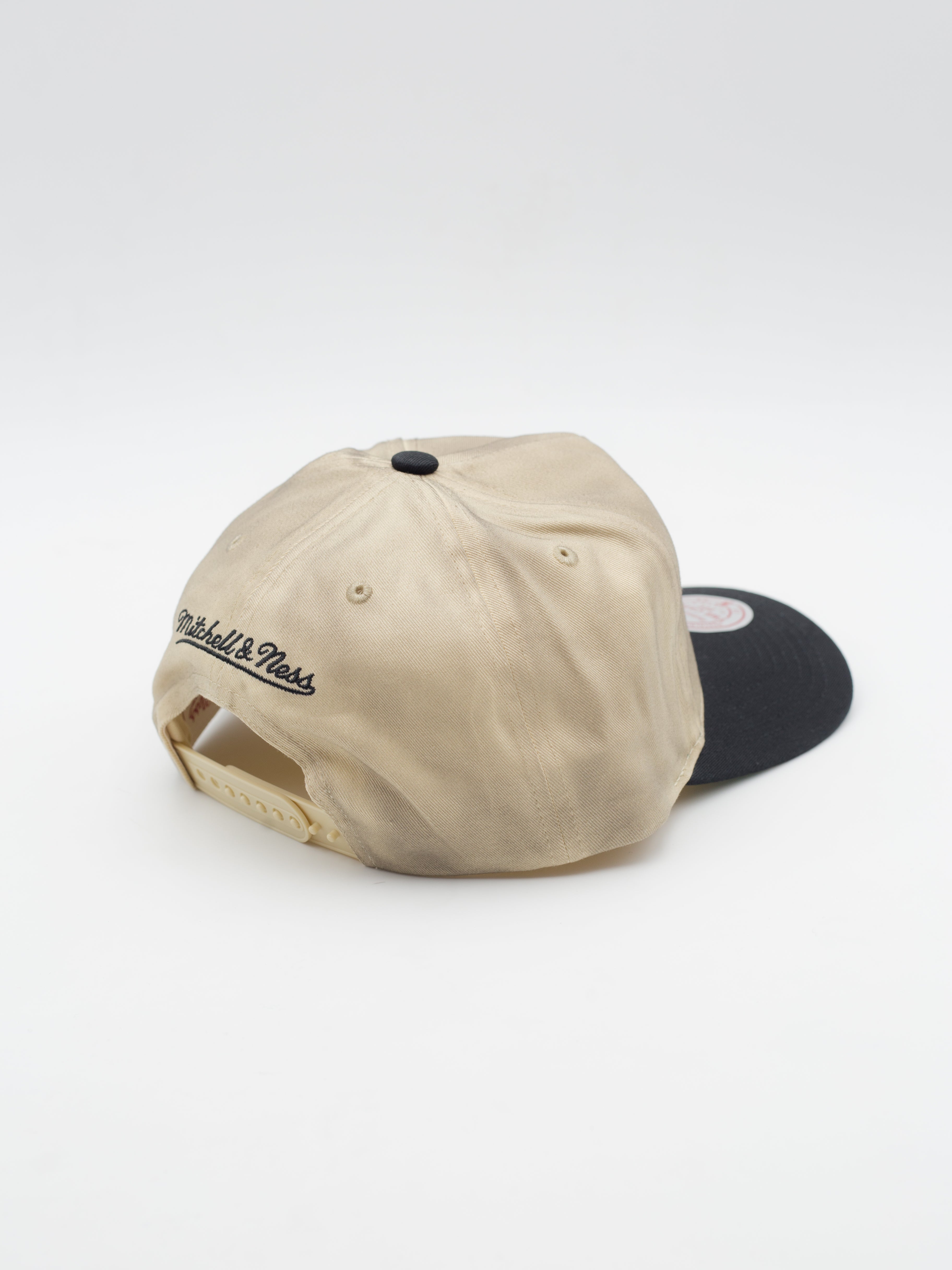 The Caddy Fit Retro Roots Deadstock Chicago Blackhawks Snapback