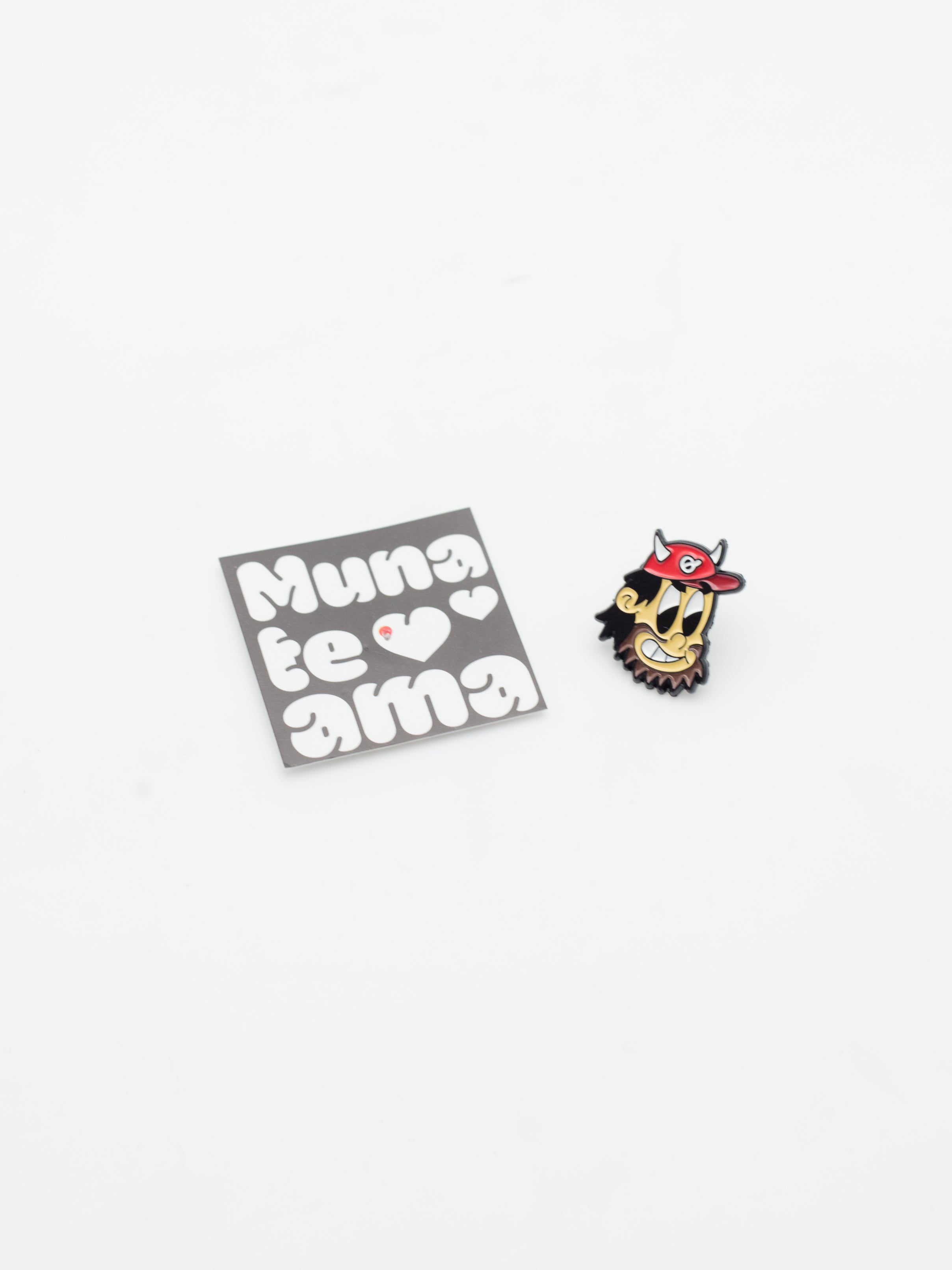 Pin Muna - La Tienda de las Gorras