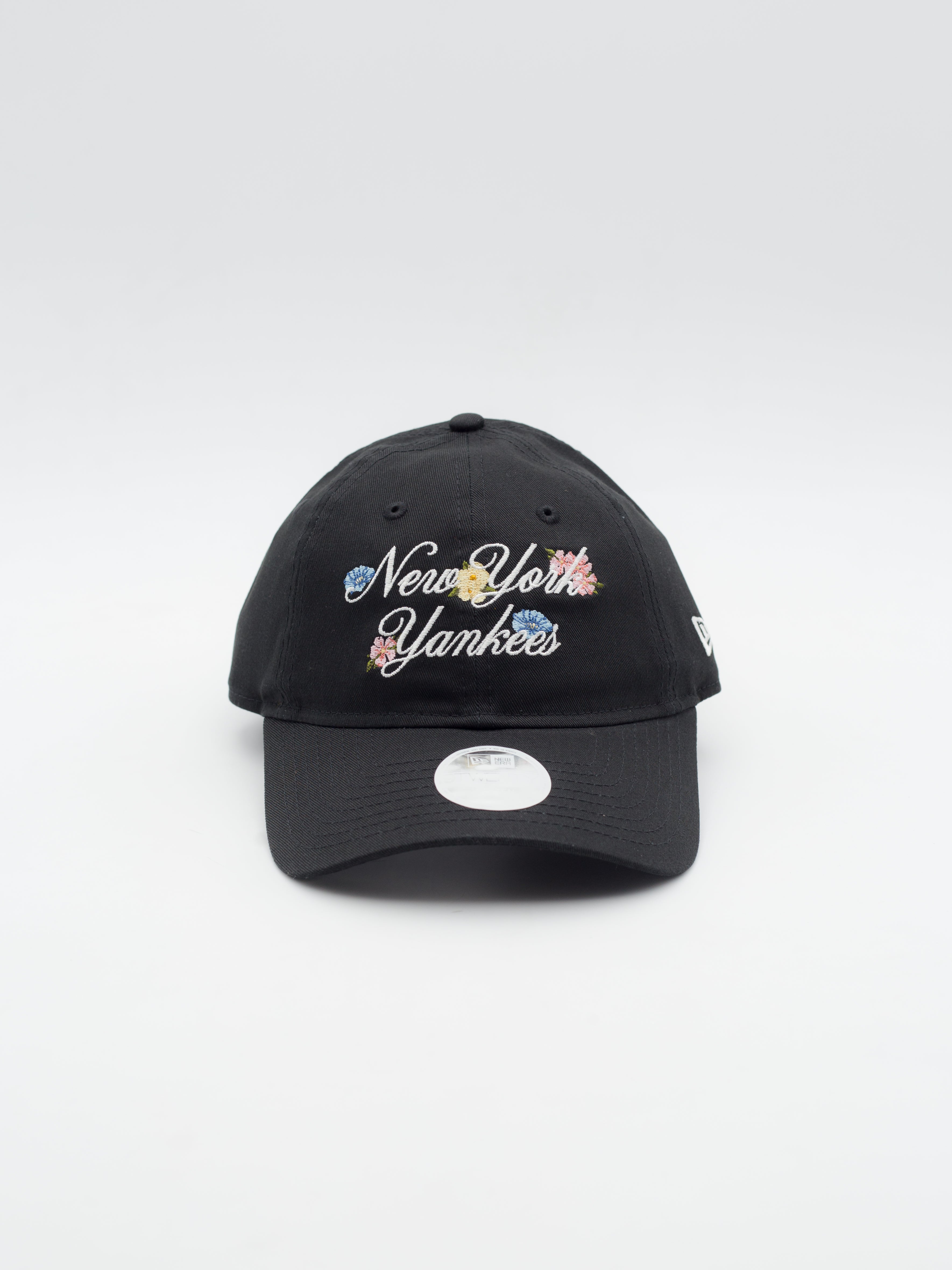 9TWENTY Floral Script New York Yankees Black