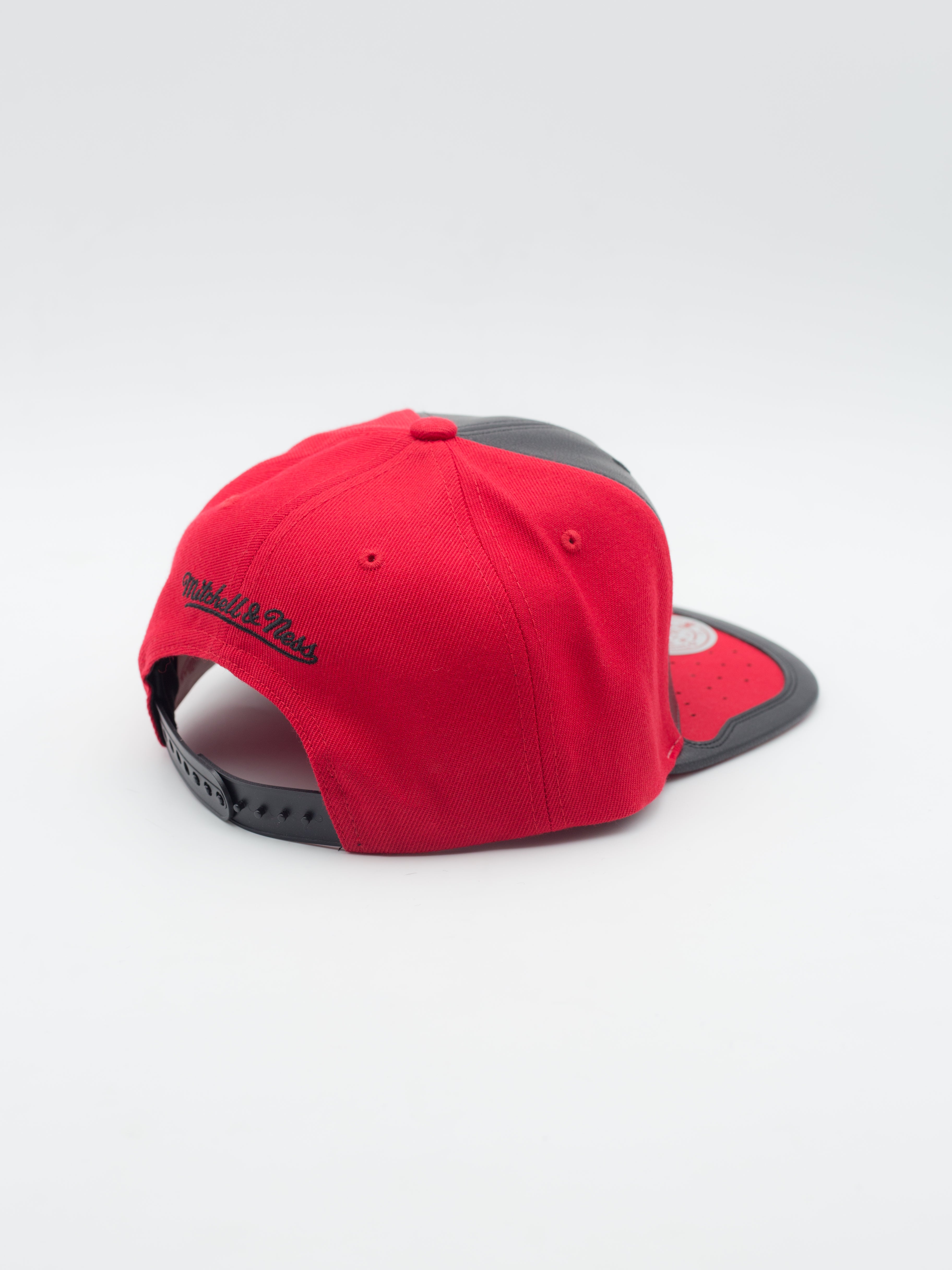 Day 1 Chicago Bulls Snapback Black/Red