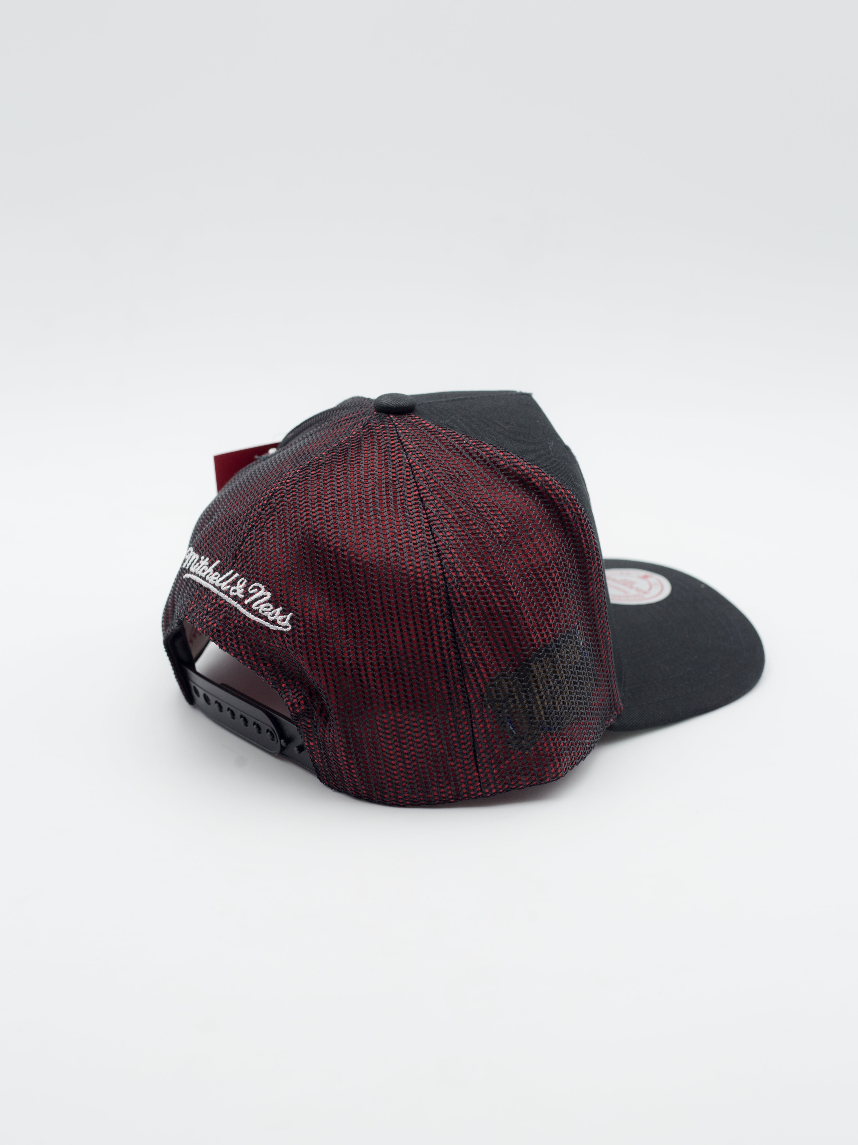 Tremor Trucker Chicago Bulls Black