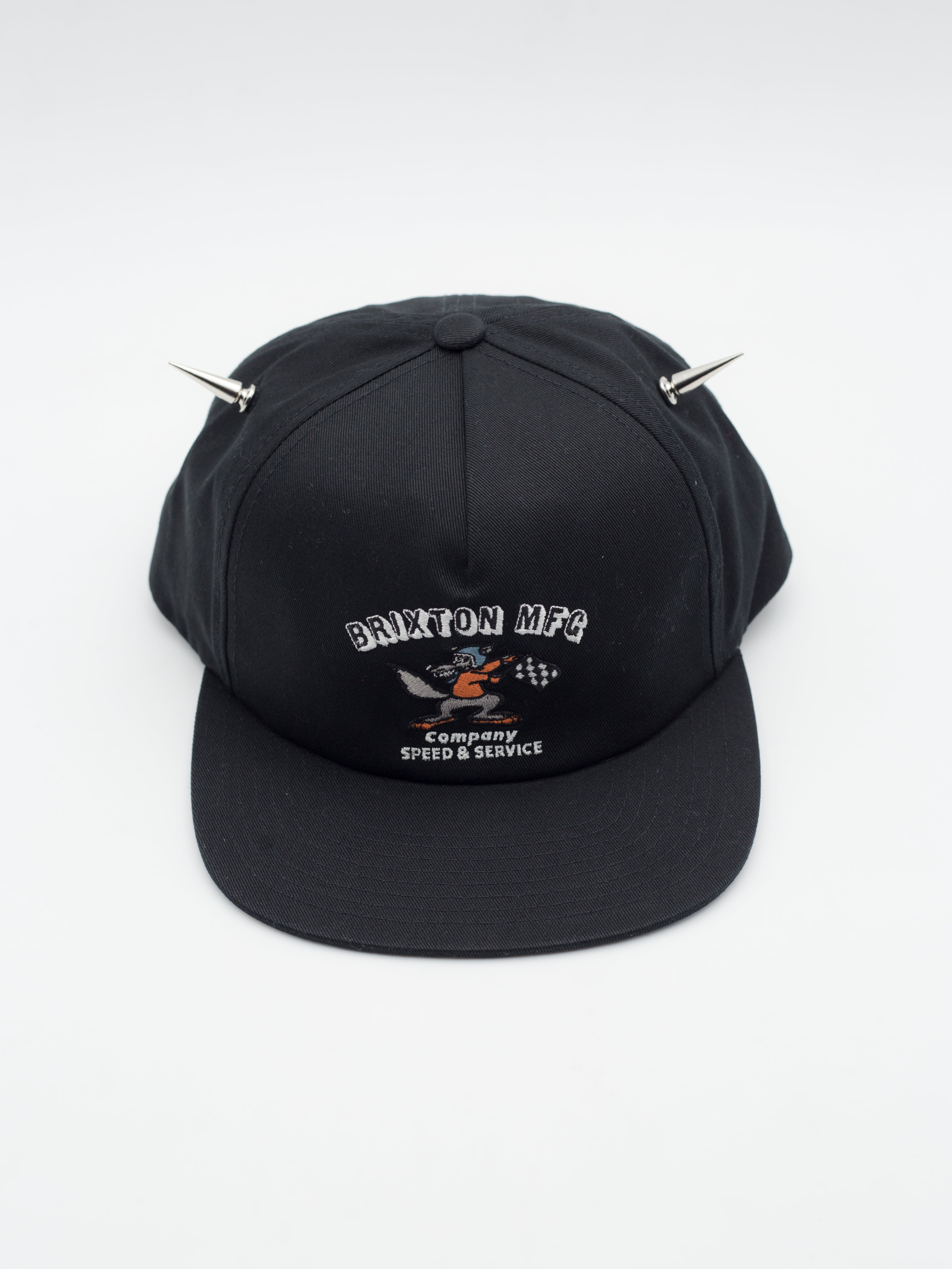 Pincho metálico decoración gorra - La Tienda de las Gorras
