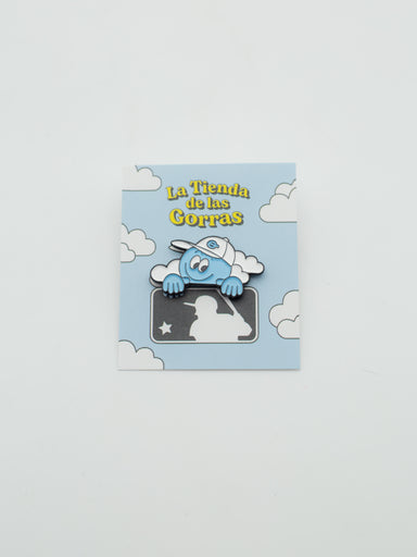 Pin mascota asomada - La Tienda de las Gorras
