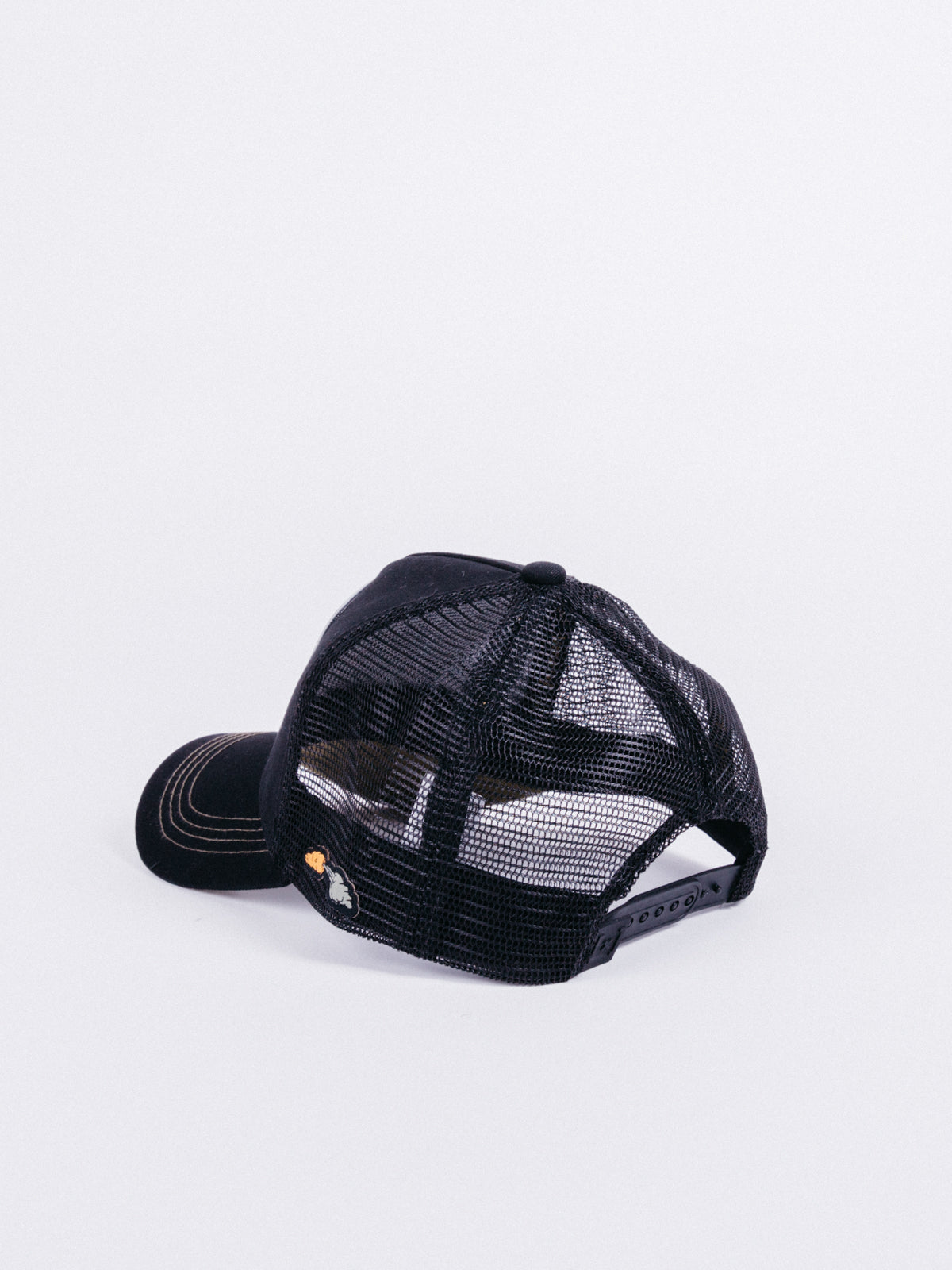 gorra capslab looney tunes bugs bunny trucker black visera curva conejo
