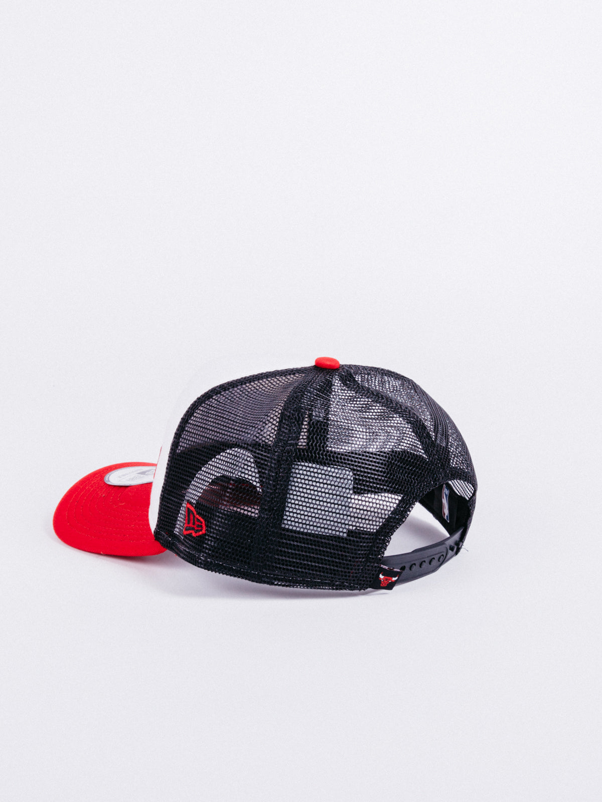 gorra new era team colour trucker adjustable chicago bulls name script red white black rejilla