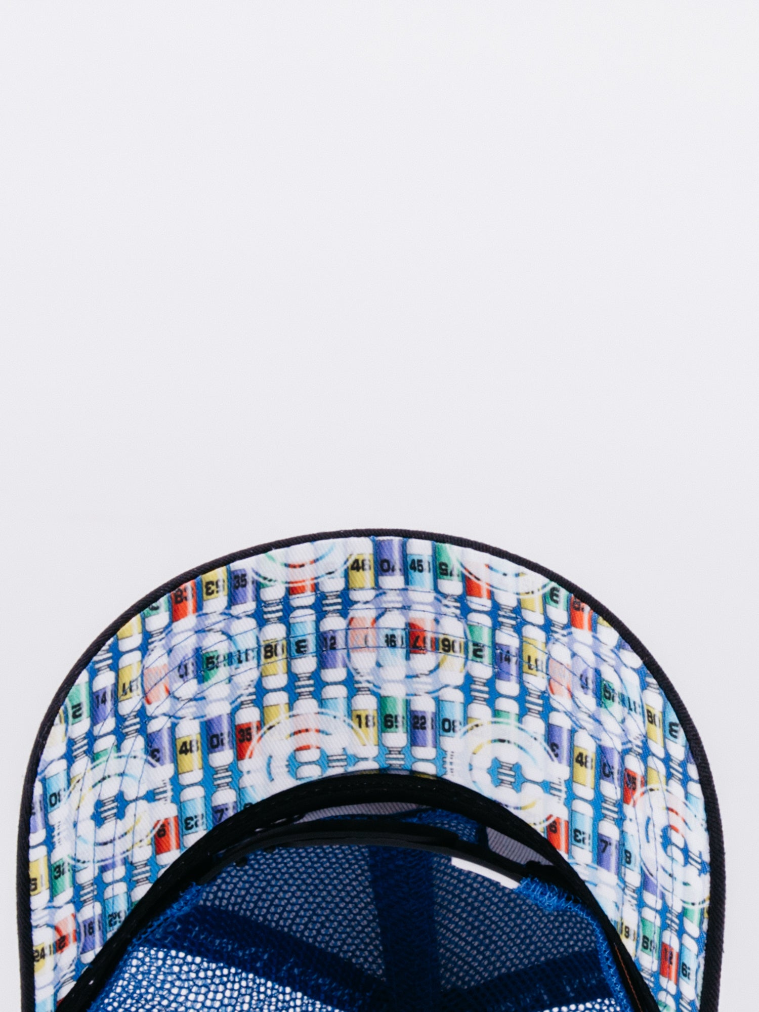 Dragon Ball Capsule Corp COR Trucker - La Tienda de las Gorras